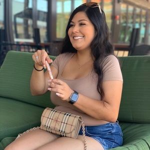 Meet your Posher, Angela